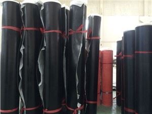 Resistente al calor 1 mm 1,5 mm de espesor Negro EPDM NBR Fluororubber FPM Membrana impermeable Caucho Hoja Rollo Proveedores